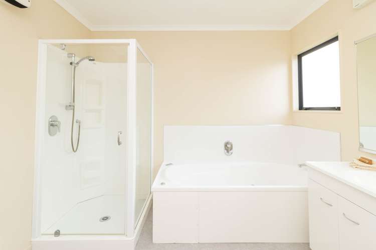 115 Redvers Drive Belmont_13