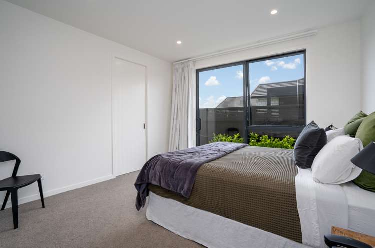 10 Garland Lane Leamington_11