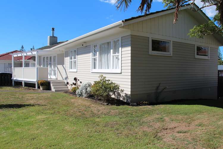 11 Minton Place Manurewa_1