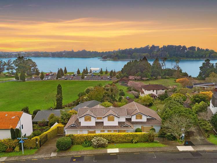 150 Lake Crescent Hamilton Lake_0