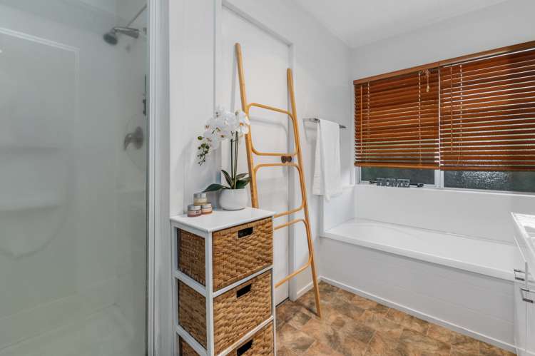 11 Elmslie Place Owhata_11