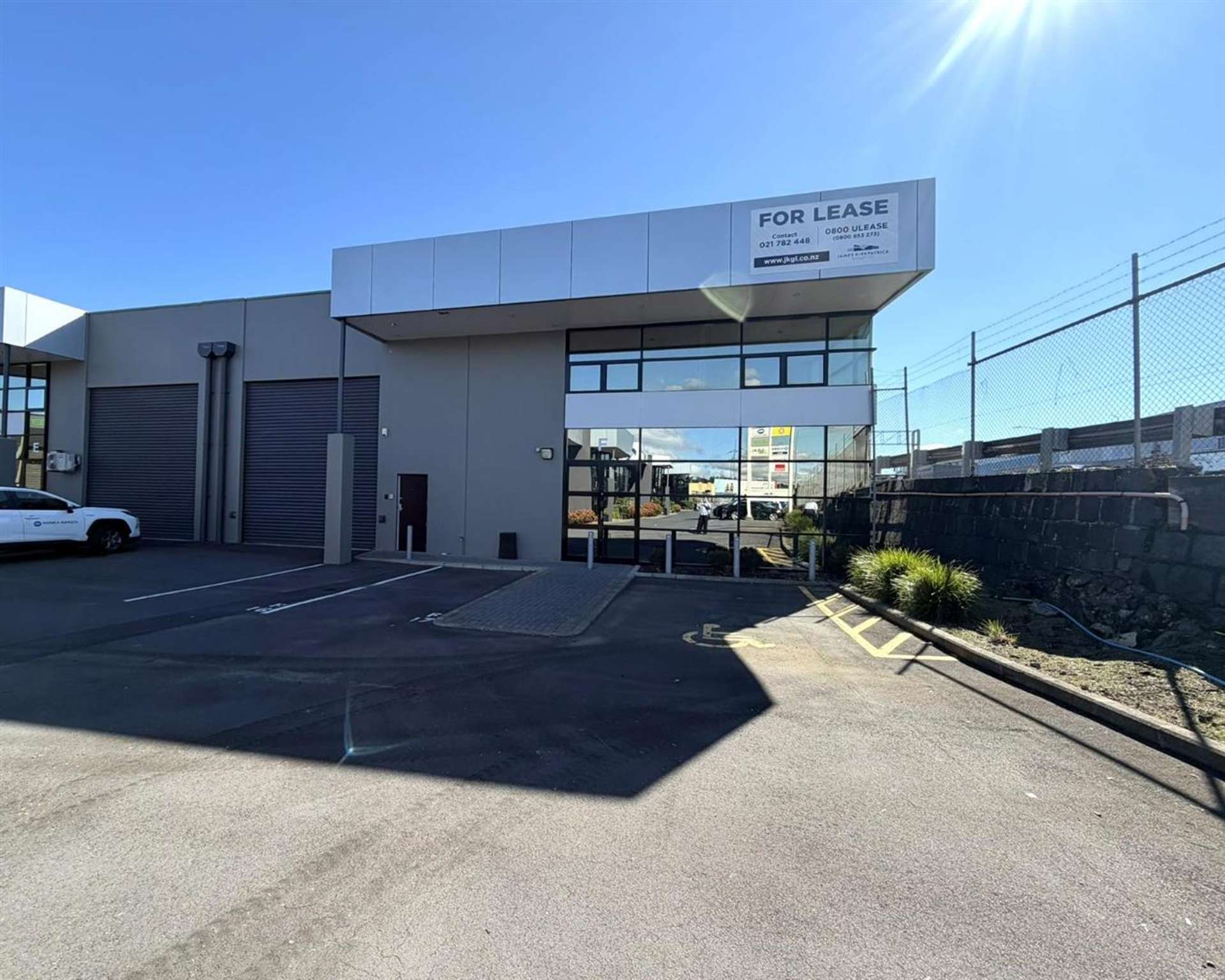 Unit F, 20 Cain Road Penrose_0