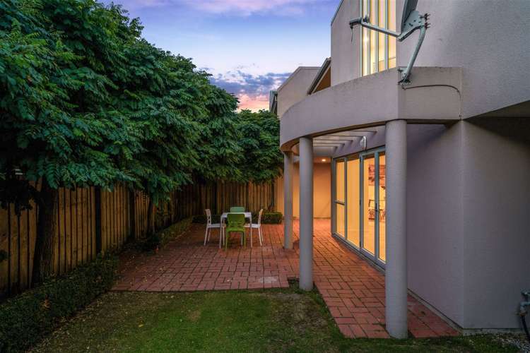 2/110 Nayland Street Sumner_30