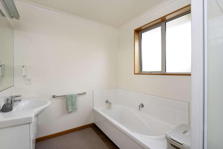 4b Andrew Street Stoke_16