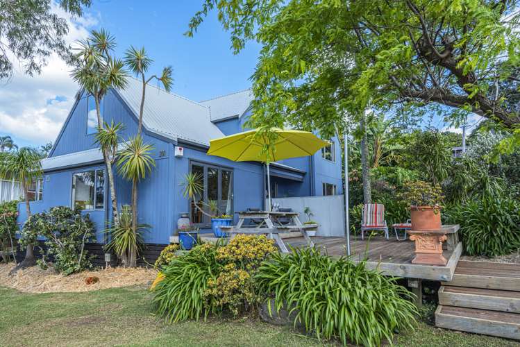 300 Beach Road Onerahi_15