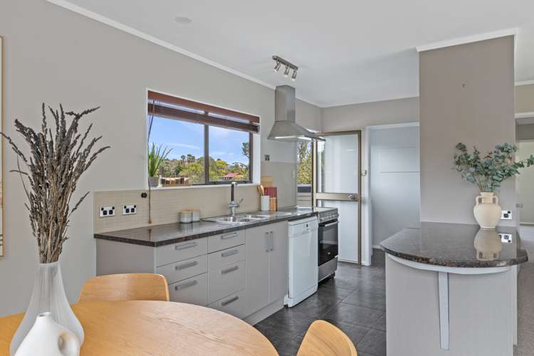 59 Brian Crescent Stanmore Bay_5