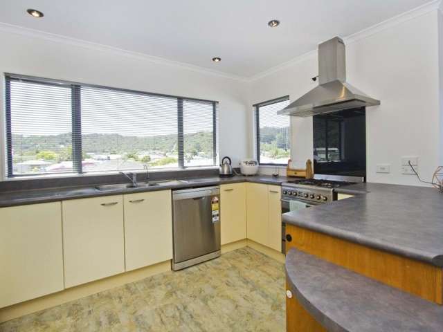 15 Kawatiri Grove Wainuiomata_3