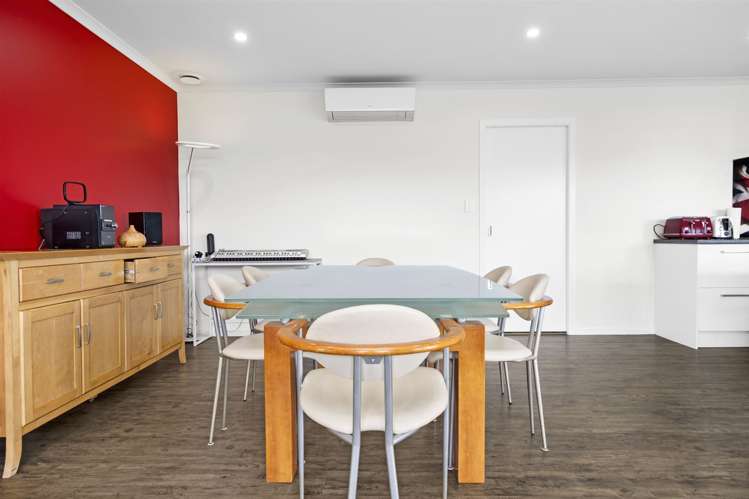 6 Plescher Crescent Leamington_11