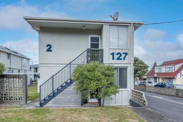 1/127 Queens Drive Lyall Bay_3