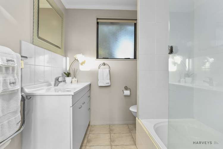 17f Tirimoana Road Te Atatu South_12