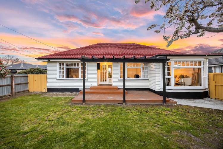 62 Achilles Street Burwood_14