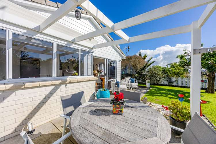 2/984 Whangaparaoa Road Manly_26