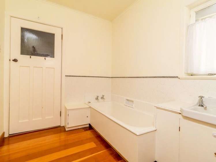 568 Lyndhurst Road Frimley_10