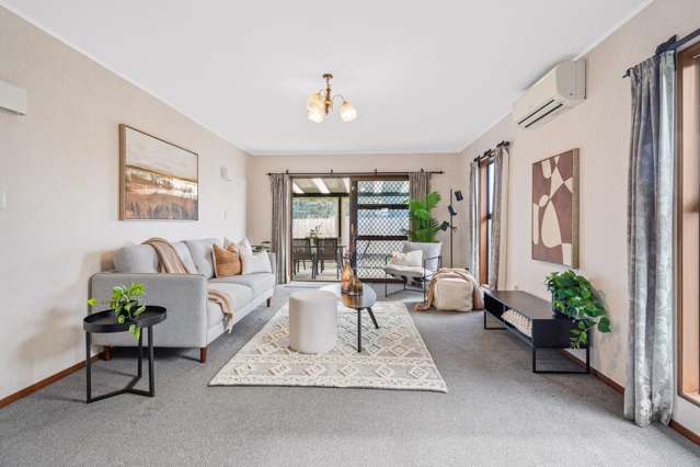 1/7 Crawford Crescent Te Kamo_1