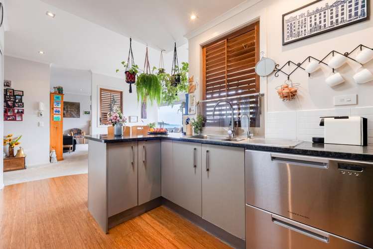 30/4 Seaview Road Paraparaumu Beach_14