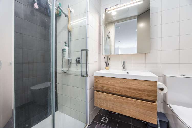 03/1g Cobden Street Auckland Central_8