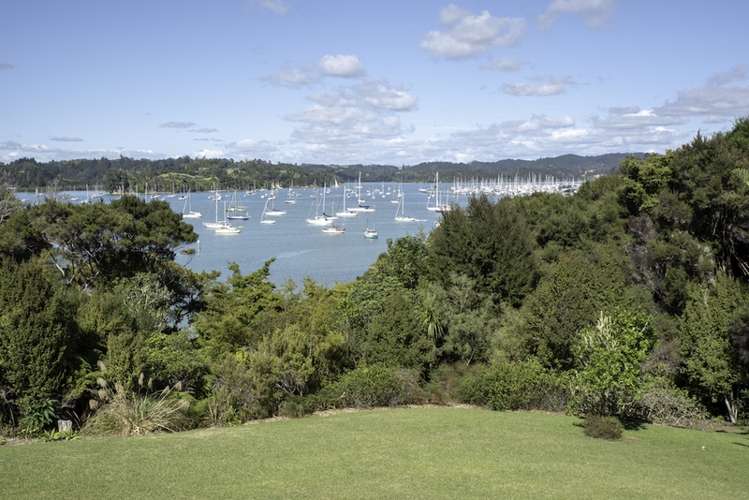 5c Deeming Road Russell Surrounds_15