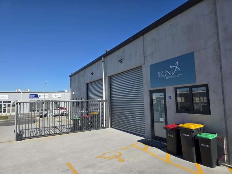2/7 Lake Bryndwr Lane Burnside_17