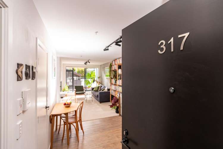 317/21 King Street Mount Cook_9