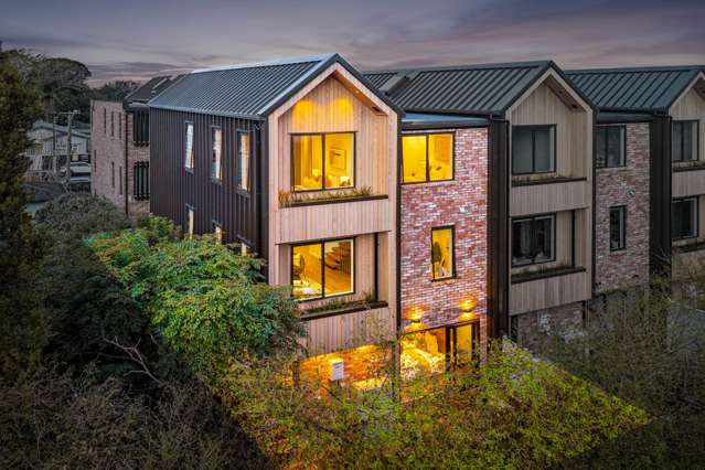 Coastal Luxury: The Art of Seclusion