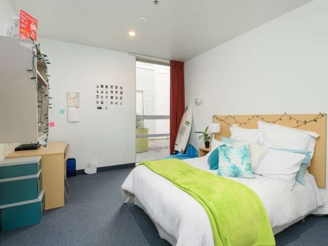2/27 Hanson Street Mount Cook_2