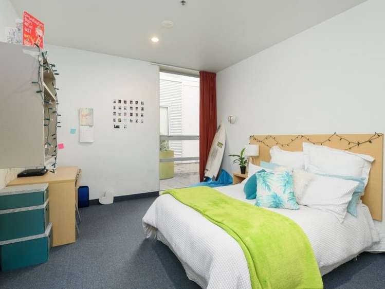 2/27 Hanson Street Mount Cook_2