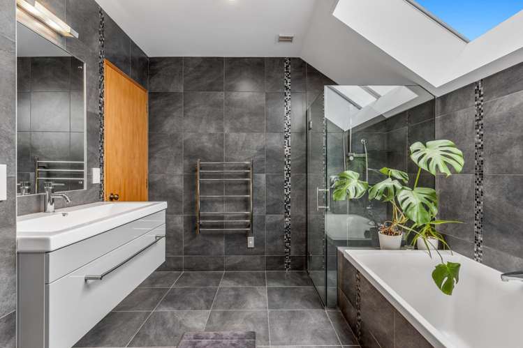 81 Whaka Terrace Huntsbury_18