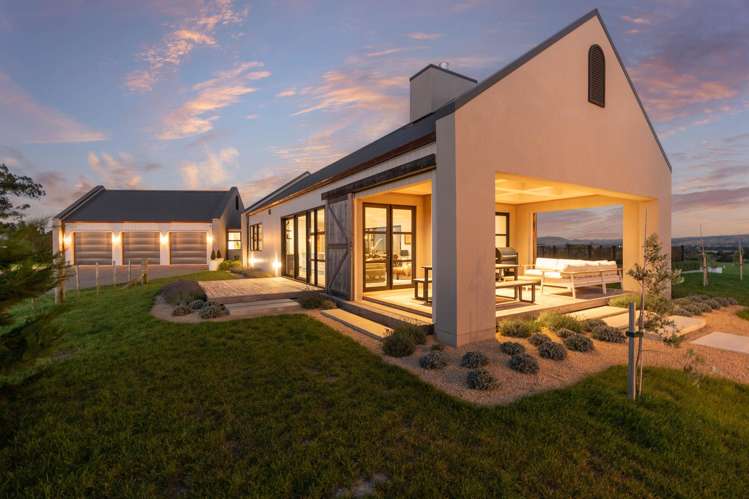 83 Charles Robert Drive Kahutara_35