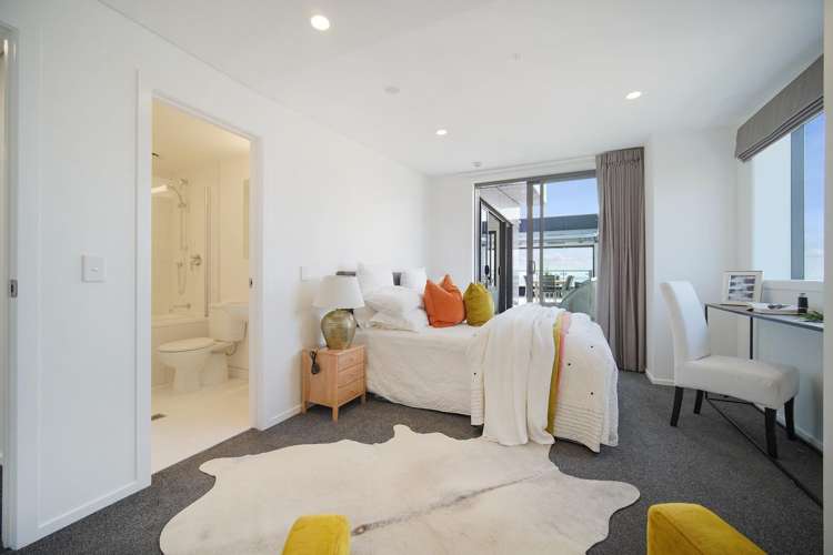 13B/100 Anzac Avenue 10015_5