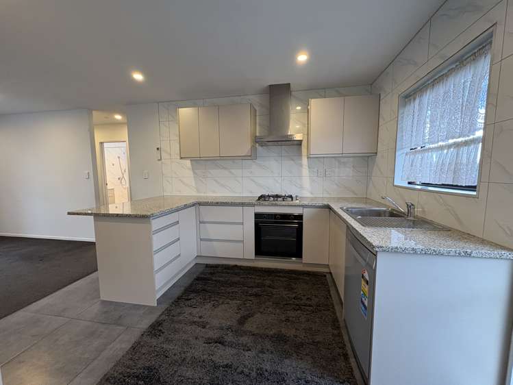 1/94 Waimumu Road Massey_0