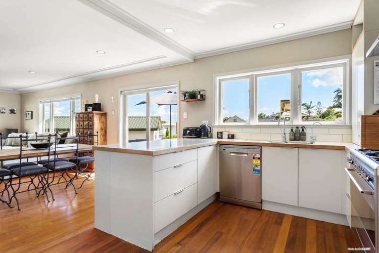 1/87a Kowhai Road Mairangi Bay_5