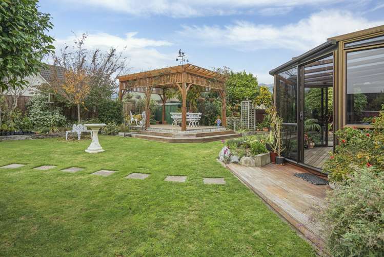 30 Farnham Drive Richmond_17