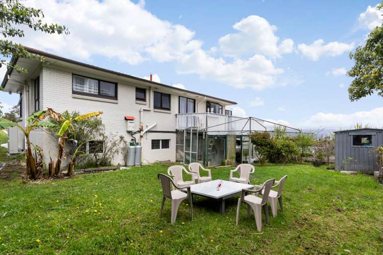 84 Tiverton Road New Windsor_21