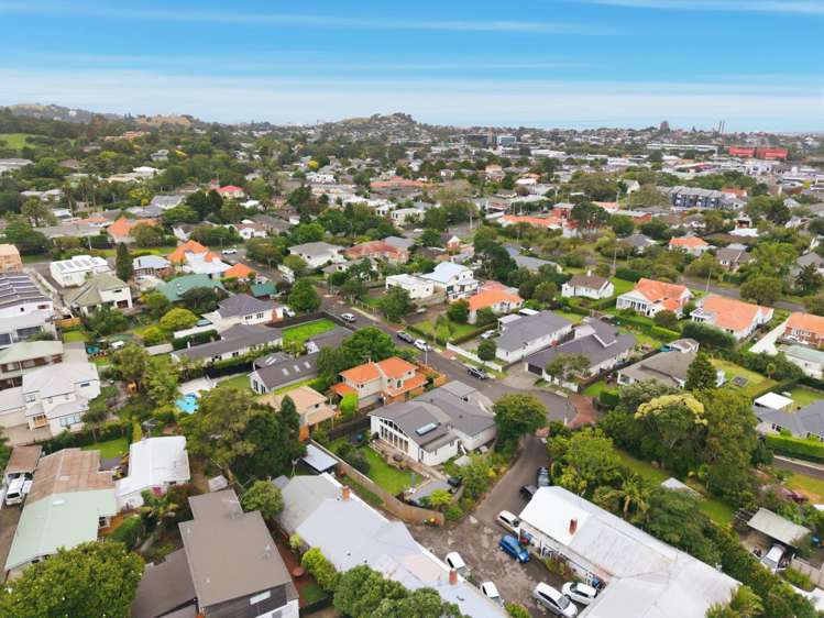 3/9 August Place Greenlane_21