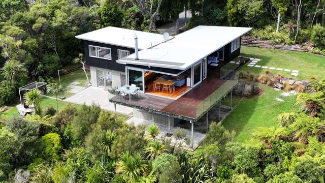 296 Piha Road Piha_3