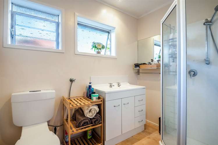 1/11 Paruru Avenue Northcote_11