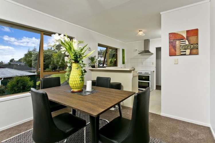 2/11 Mahuta Grove Northcote_7