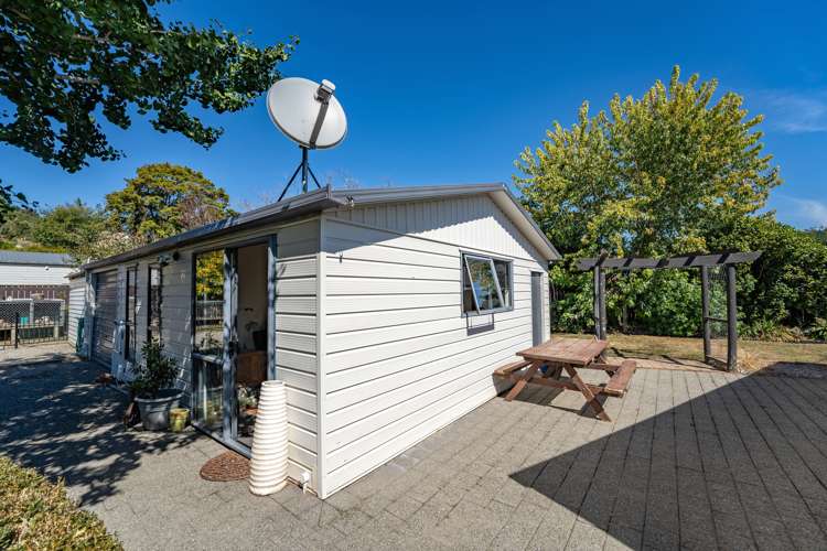 27 Eighty Eight Valley Road Wakefield_16