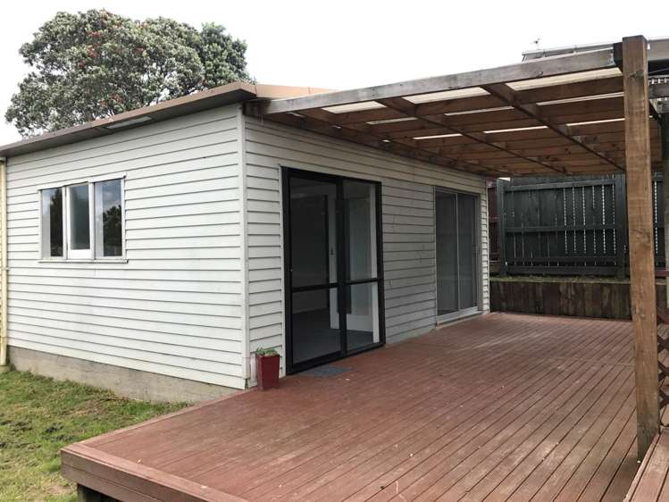 5 Cron Avenue Te Atatu South_18