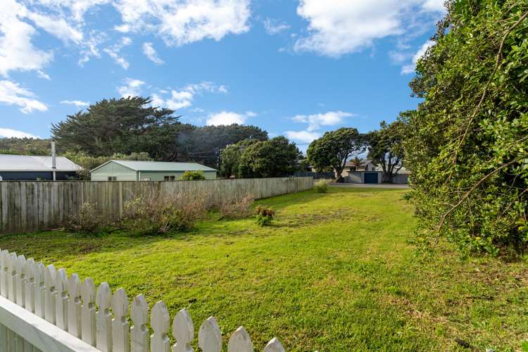 6 Kapiti Lane Otaki Beach_22
