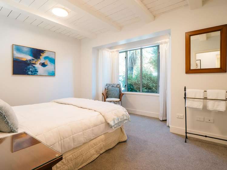 85C Beach Road Akaroa_13