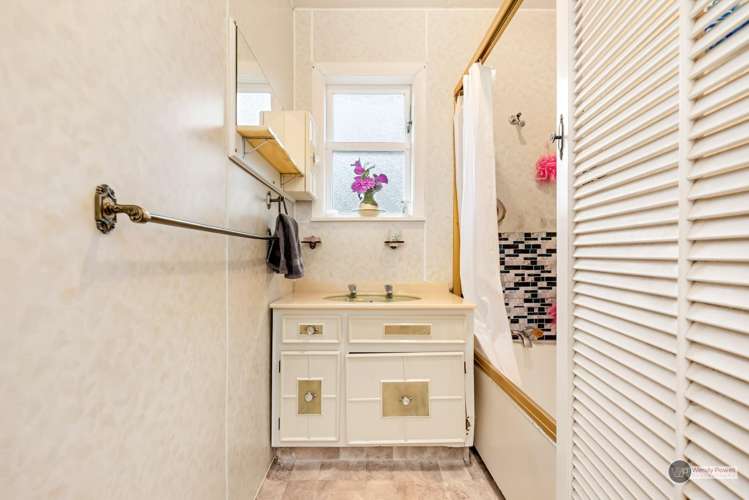 51 Dover Road Wainuiomata_10