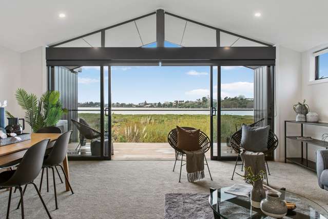 Executive Waterfront Townhouse