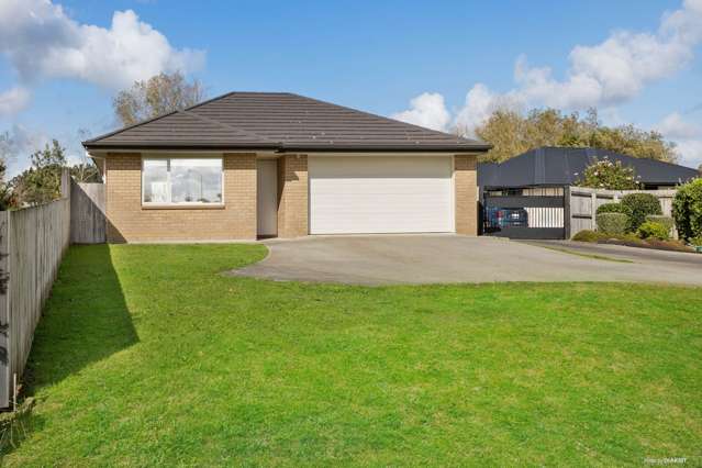 Modern, Low-Maintenance & Move-In Ready!