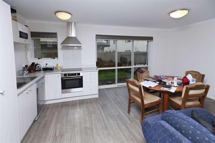 73 Chiefs Court Hamilton East_3