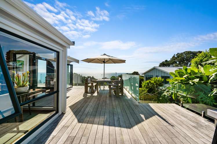 3 Edwin Mitchelson Road Muriwai Beach_27