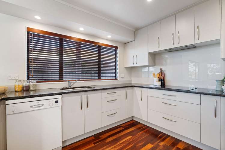 48 Lakeside Drive Orewa_9