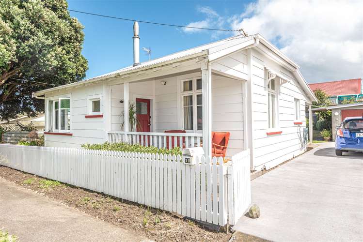 19 Manuka Street_0