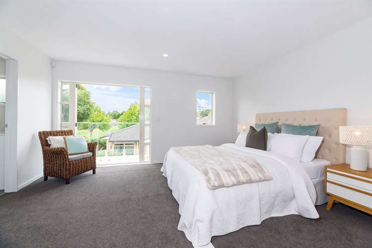 1/14 Fields Parade Oteha_9