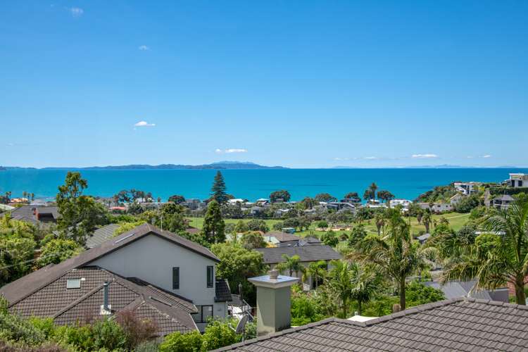 15 Higham Ferrers Place Red Beach_27